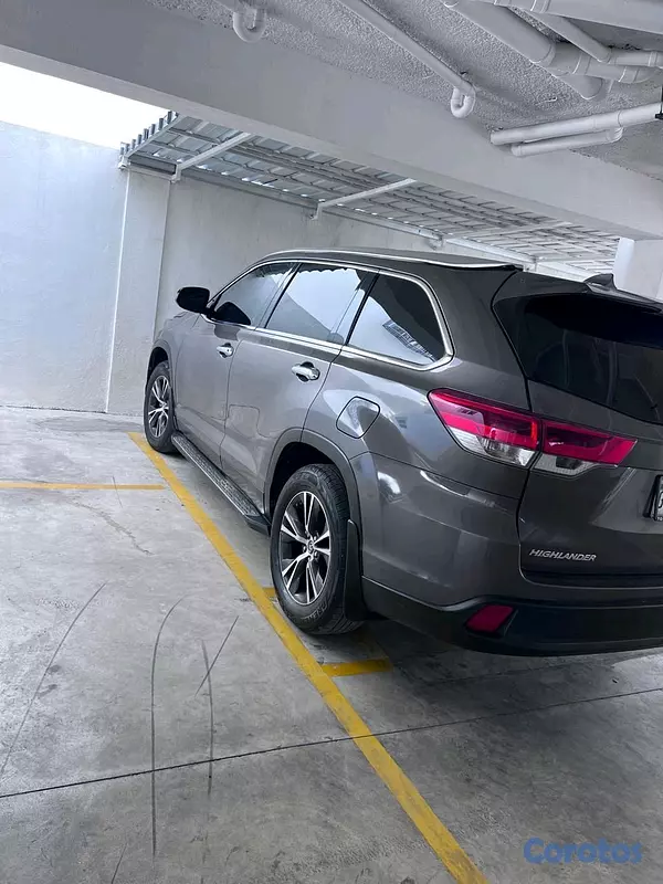 jeepetas y camionetas - Toyota higlander xle 2019 5