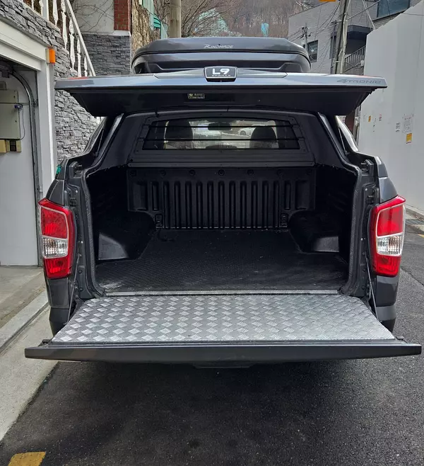 jeepetas y camionetas - KGM REXTON 2019 GRIS OSCURO DIESEL 3