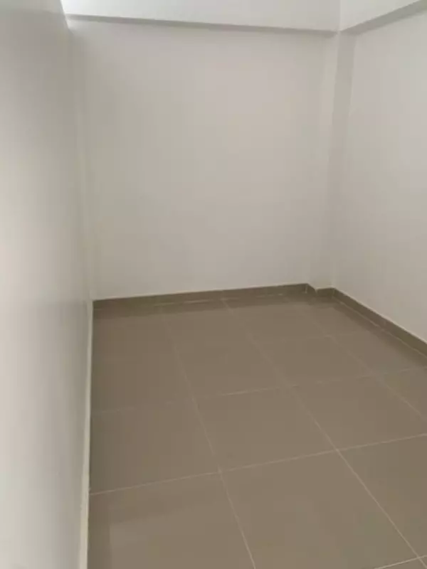 oficinas y locales comerciales - Local céntrico en el Millon  4
