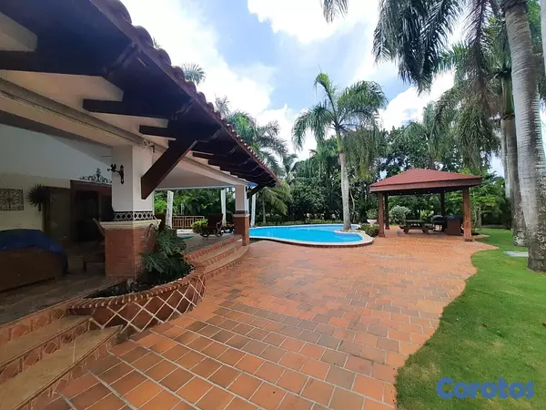 casas vacacionales y villas - Hermosa villa ENcomplejo de Metro Country Club Juan Dolio.  3