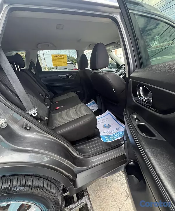 jeepetas y camionetas - Nissan Rogue S 2020 8