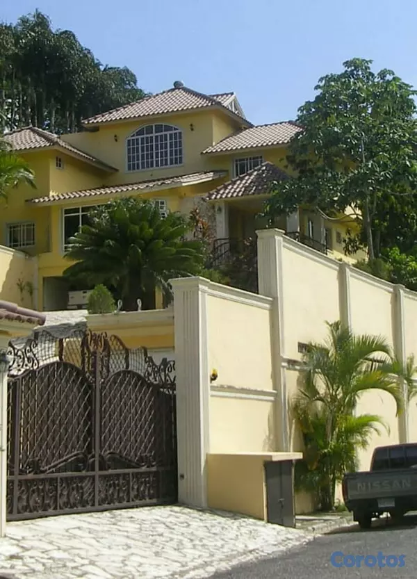 casas - Alquilo casa en altos de Arroyo Hondo 11 con paneles solares 1