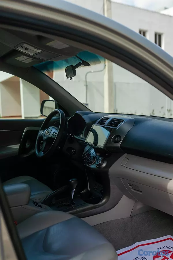 jeepetas y camionetas - TOYOA RAV4 10