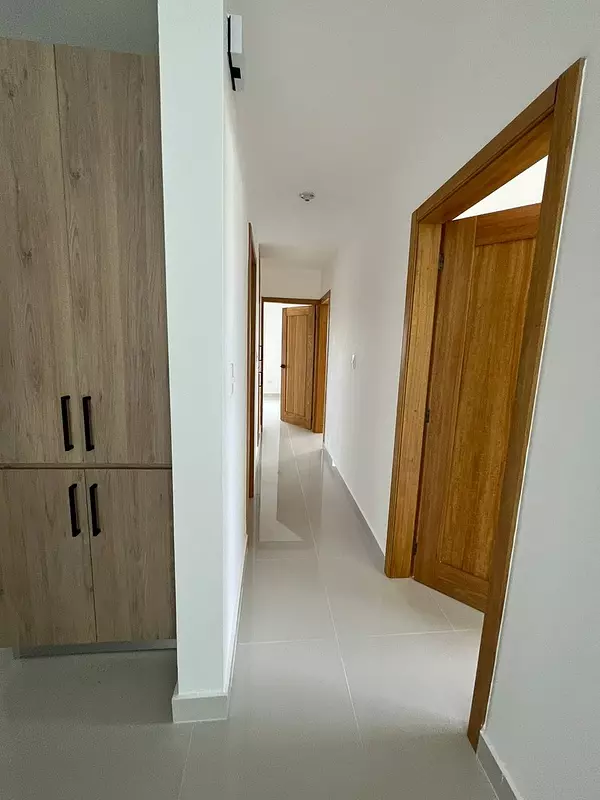 apartamentos - Apartamento 8vo Piso en Ave. Hispanoamericana  2