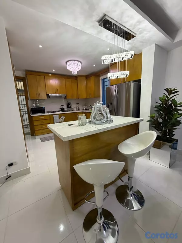casas - vendo casa de 3 nivel el corona plaza Santiago  4
