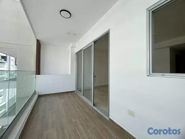apartamentos - Alquila en piso alto en moderna torre en Naco 2