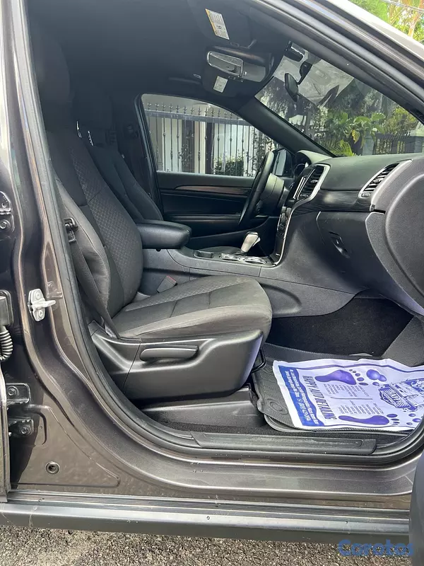 jeepetas y camionetas - ♻️JEEP GRAND CHEROKEE LADERO 2019✅ 5