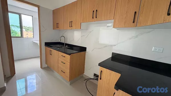 apartamentos - vendo independencia klm 7 y medio piso 4 dos habitaciones dos baños parqueo asc 5