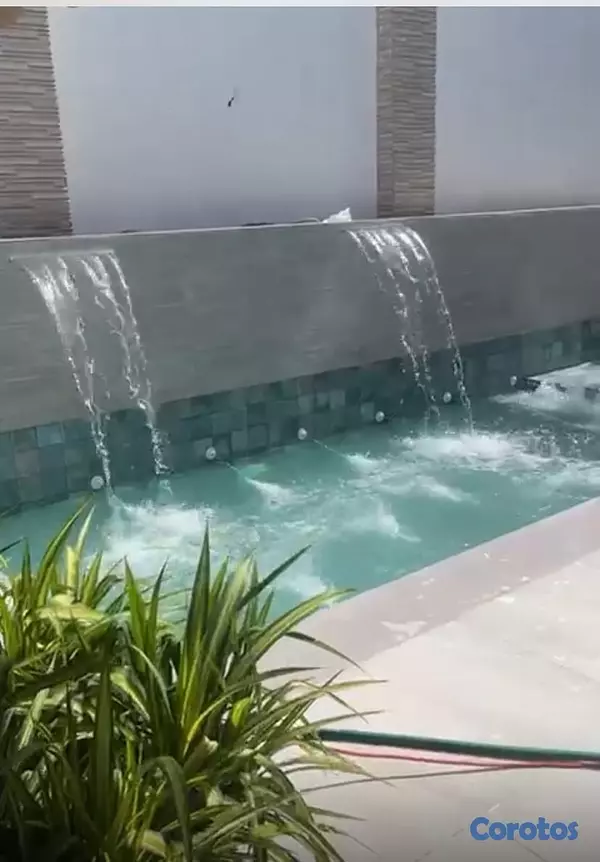 casas - venta de casa en cuesta hermosa 3 con piscina y 450mts Distrito nacional  2