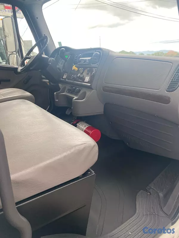 camiones y vehiculos pesados - Camio Freightliner M2 año 2020 Recien importado  7