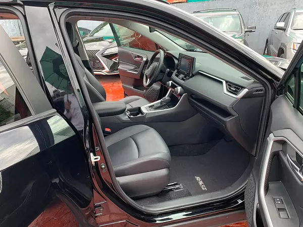 jeepetas y camionetas - Toyota rav4 2021 exl clean  10