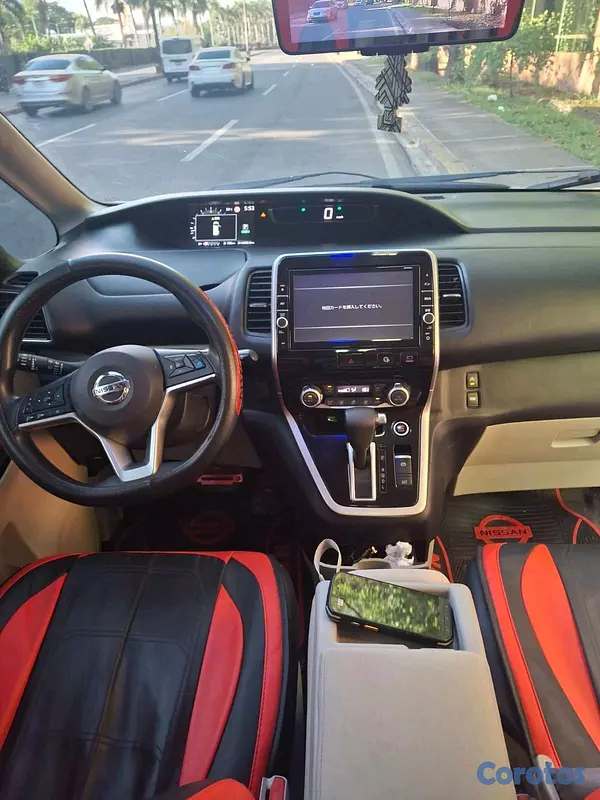 jeepetas y camionetas - Nissan serena 2019 6