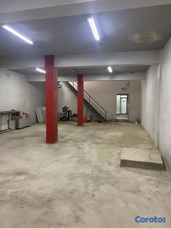 oficinas y locales comerciales - Edificio en la Av. Duarte Casi Esquina Mexico  3