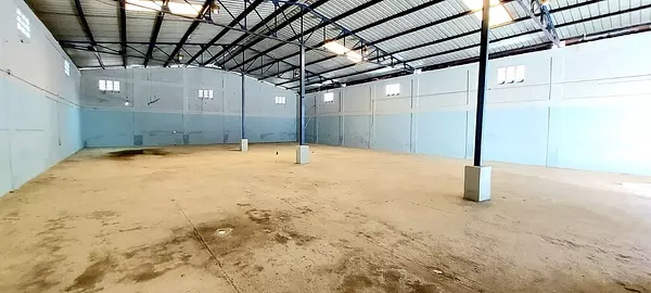 oficinas y locales comerciales - 🔵Alquilo Nave  600 mts prox al km 16 Aut. Duarte  10