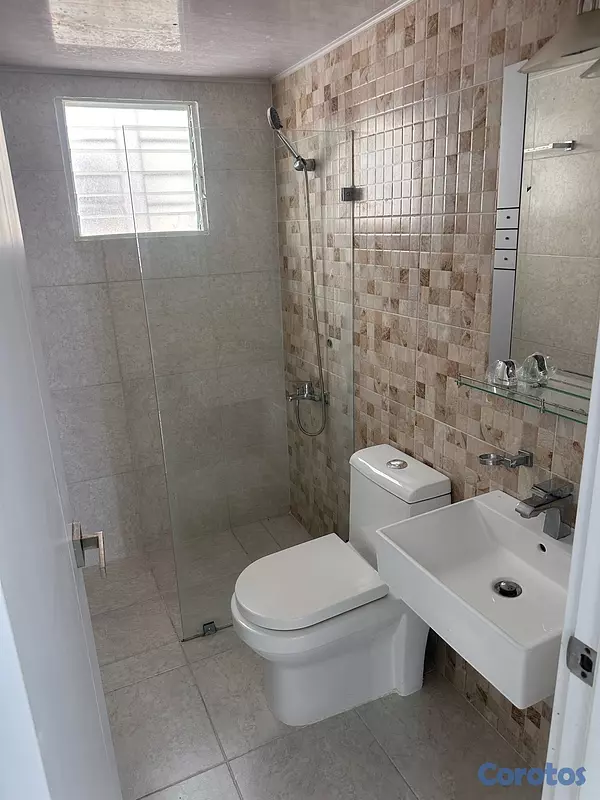 apartamentos - Apartamento en alquiler 3er piso. Res. Las Cayenas, etapa 9. RD$23,000  6