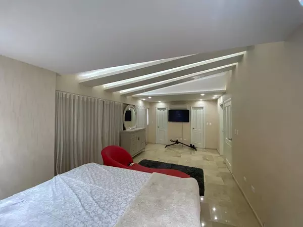apartamentos - Se alquila apartamento amueblado en Av. Anacaona 6