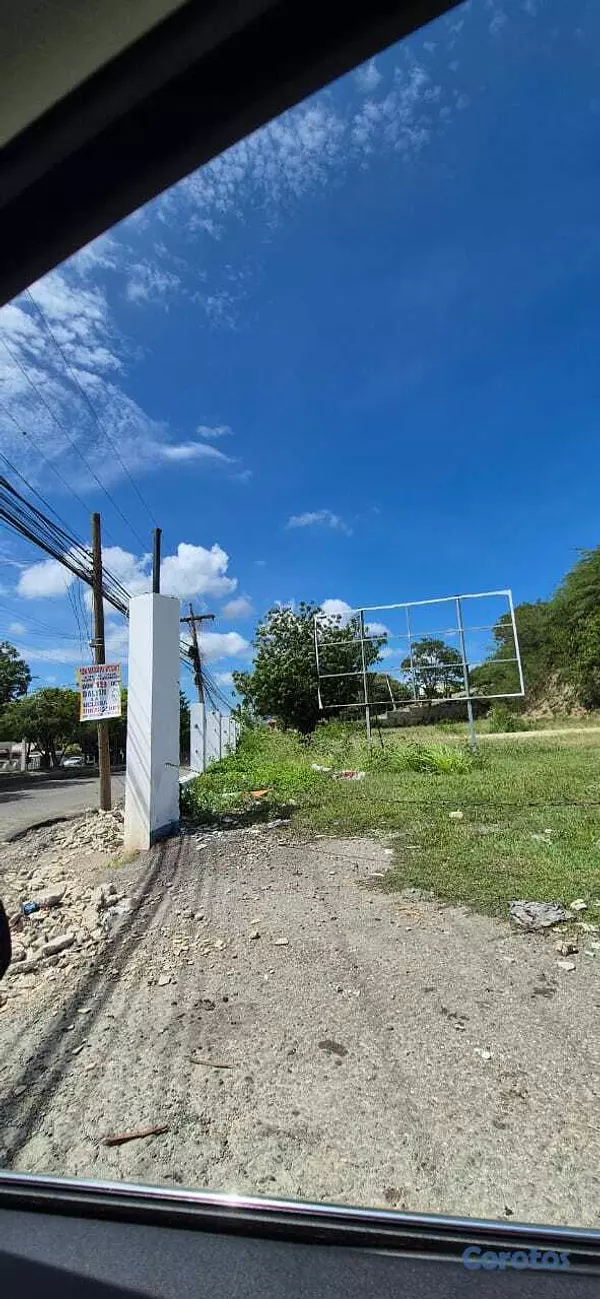 solares y terrenos - Terreno de Venta en Ave. Antonio Guzman  2