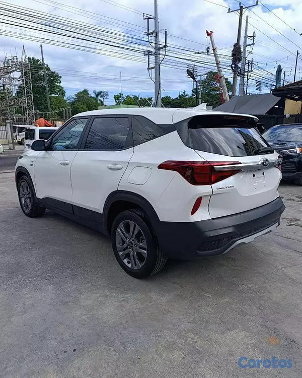 jeepetas y camionetas - Kia Seltos 2021 4