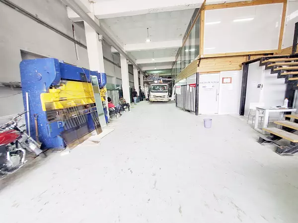 oficinas y locales comerciales - Nave comercial en Alquiler  3