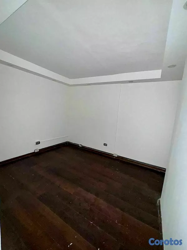 oficinas y locales comerciales -  Local en Alquiler con 350 Metros de 2 Niveles Av. Romulo en Mirador Norte PD589 9
