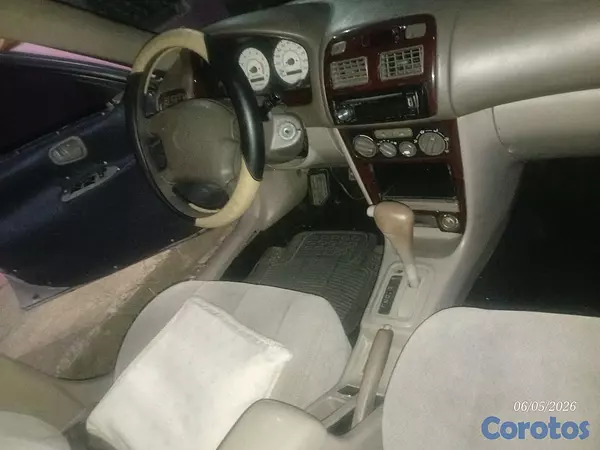 carros - sevende toyota corolla 2001  $145 5