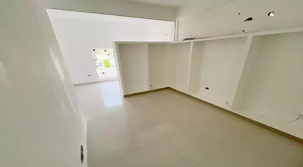 oficinas y locales comerciales - Local céntrico en el millon 2