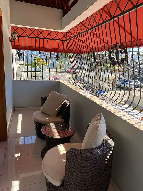 oficinas y locales comerciales - Propiedad de 2 Niveles en Venta, Jardines Metropolitanos  3