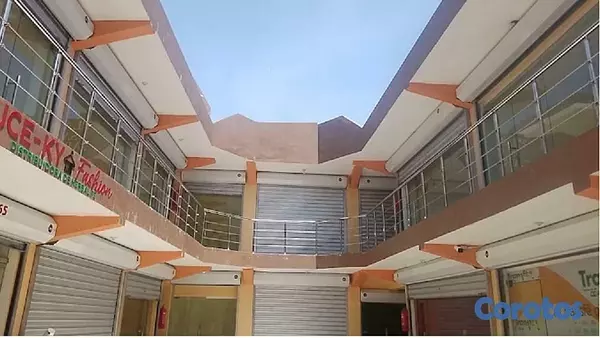 apartamentos - Plaza Comercial con 22 Locales Rentado San Carlos 6