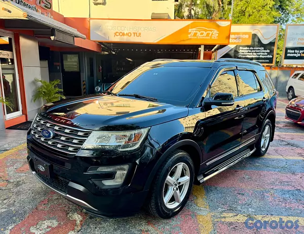 jeepetas y camionetas - FORD EXPLORER XLT NEGRA 2017 IMPORTADA POR VIAMAR, 1