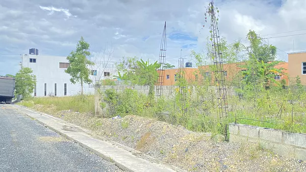 solares y terrenos - vendo solar de 150 metros en Santo Domingo Norte  2