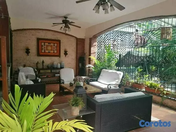 casas - VENDO Hermosa Casa Colonial Ubicada En Zona Exclusiva de Gazcue 
CODIGO: PD168
 9