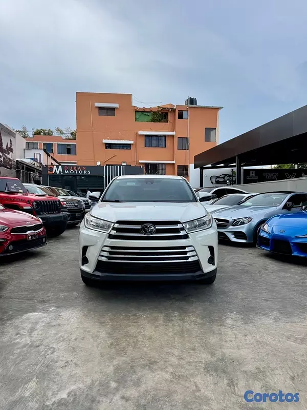 jeepetas y camionetas - Toyota Highlander LE 2019 2