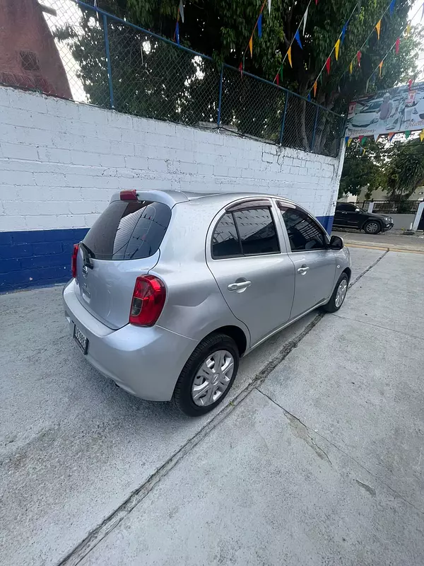 carros - NISSAN MARCH  5