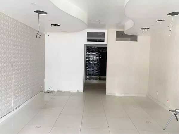 oficinas y locales comerciales - Local de oportunidad sector exclusivo 3