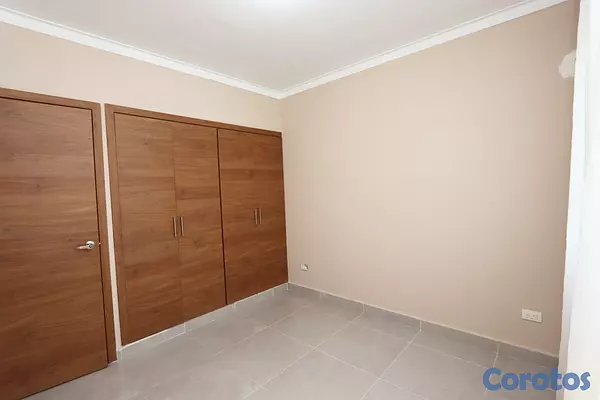 habitaciones y viviendas compartidas - Alquilo habitación con baño SOLO para mujer estudi 10