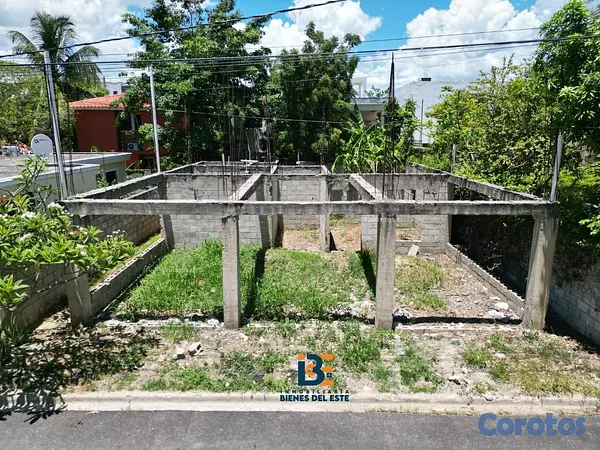 casas - Se venta CASA EN CONSTRUCCION con calle asfaltada  3