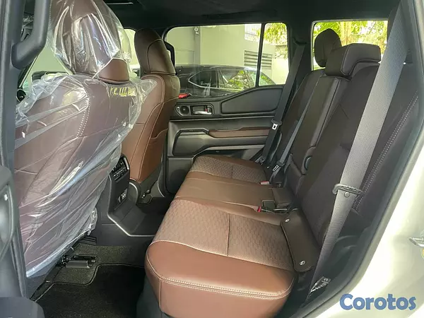 jeepetas y camionetas - Toyota Land Cruiser Prado Adventure 2026 8