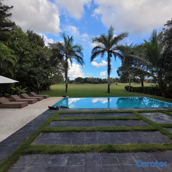 casas vacacionales y villas - Vendo hermosa y acogedora villa con vista al campo de golf con 9