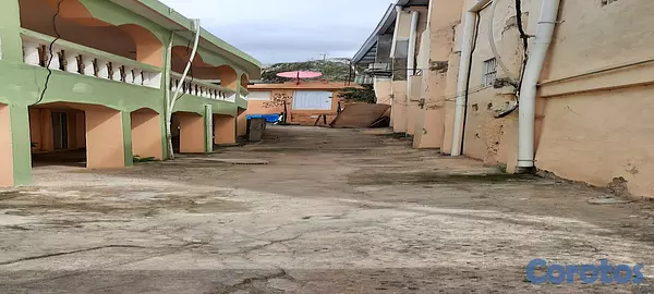 oficinas y locales comerciales - TALLER DE EBANISTERÍA  5