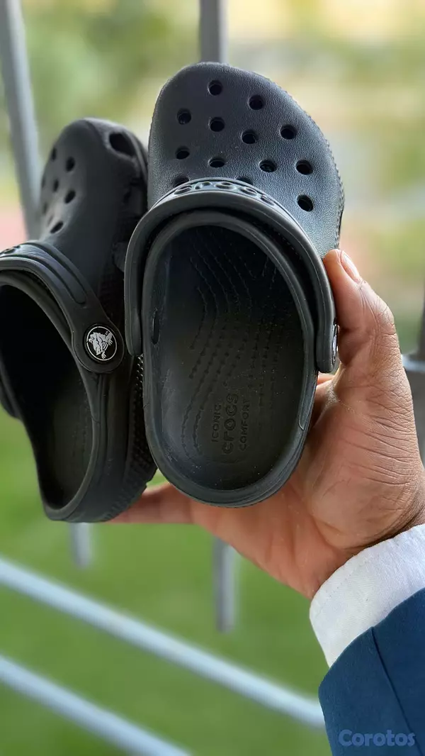 ropa y zapatos - Crocks originales para niño talla 9 2