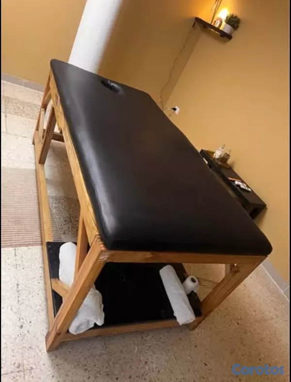 Salud y Equipamiento Médico - vendo tres camillas de masajes  amplias y confortables. 3