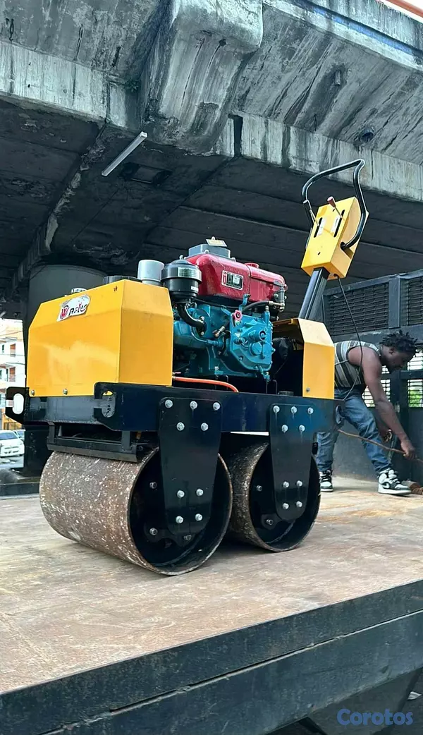 equipos profesionales - Rodillo Compactador Motor tipo kubota  3