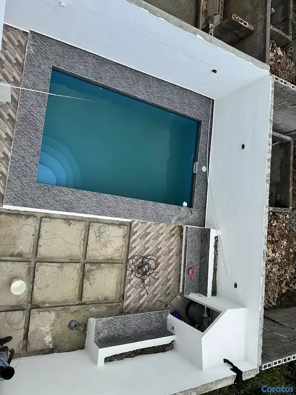 casas - venta de casa de 3 niveles con piscina en avenida ecológica Santo Domingo este  3