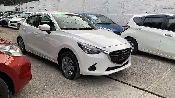 carros - MAZDA DEMIO 2019 1