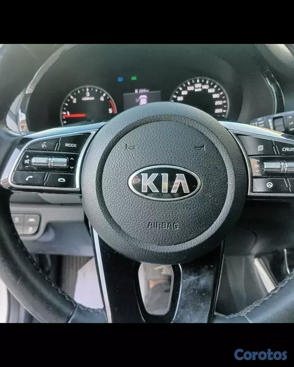 jeepetas y camionetas - KIA SELTOS 2022 BLANCO DIESEL 9
