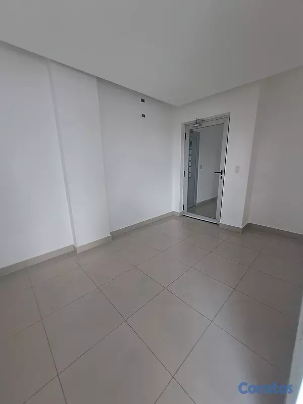oficinas y locales comerciales - Alquilo Local 3er  piso 33 mts en Ens. Julieta  2