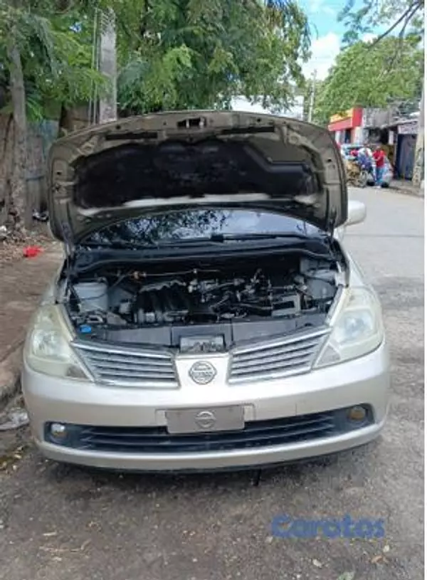 carros - Vendo carro nissan tilda  2008  300,000.00  ligera 5