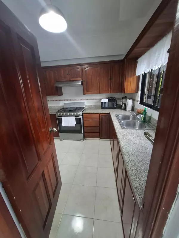 apartamentos - Alquilo apartamento amueblado en Quisqueya 5