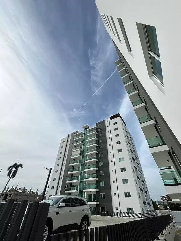 apartamentos - Apartamento 8vo Piso en Ave. Hispanoamericana  4