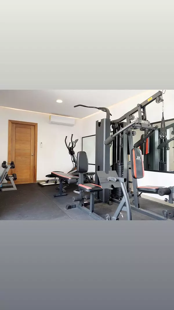 apartamentos - ALQUILO APTO EVARISTO MORALES, 3 HAB
usd$2,300 8